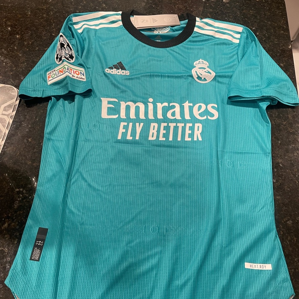 Real Madrid away Modric player version